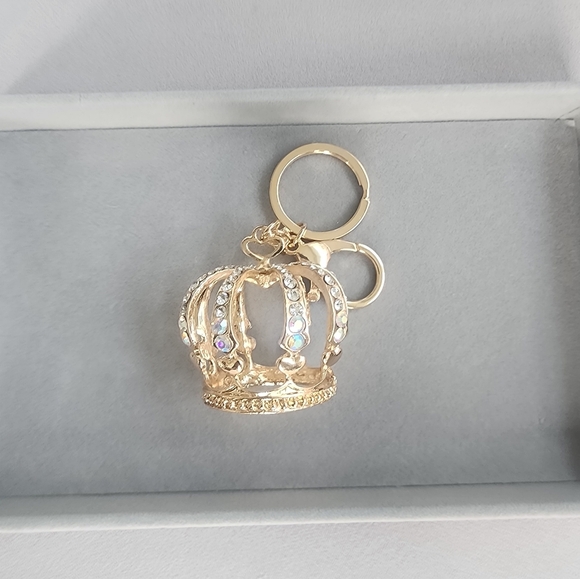 NWOT 3D Gold Crown keychain - Picture 1 of 3